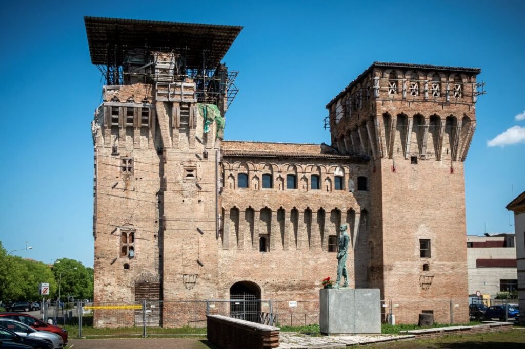 Castello Delle Rocche structural consolidation works with betoncino consolidante mgn plaster