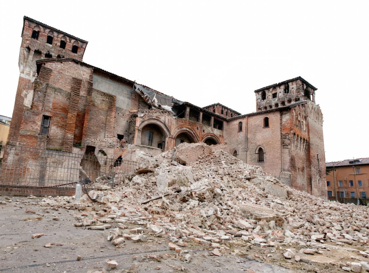 Castello Delle Rocche after earth quake