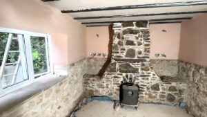 Stone Cottage - controlling indoor humidity with lime plasters